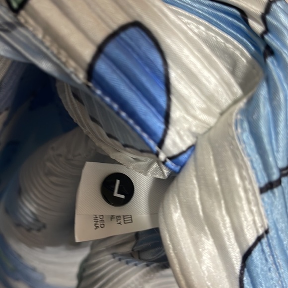 White with blue flowers crinkled dress size L NWT - Picture 7 of 9